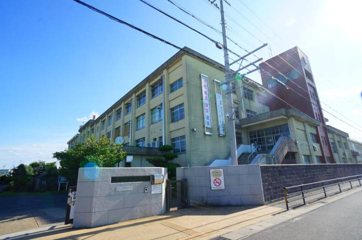 中学校　奈良市立都南中学校（中学校）まで2352m