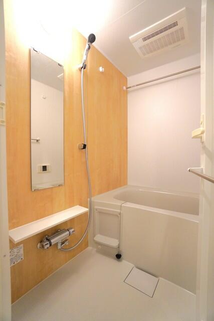 バス・シャワールーム　※写真は同タイプ住戸です。