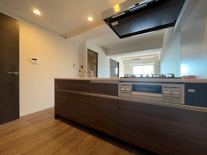 キッチン　反転タイプ参考写真