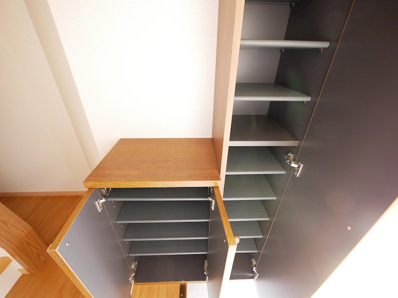 収納　シューズボックス