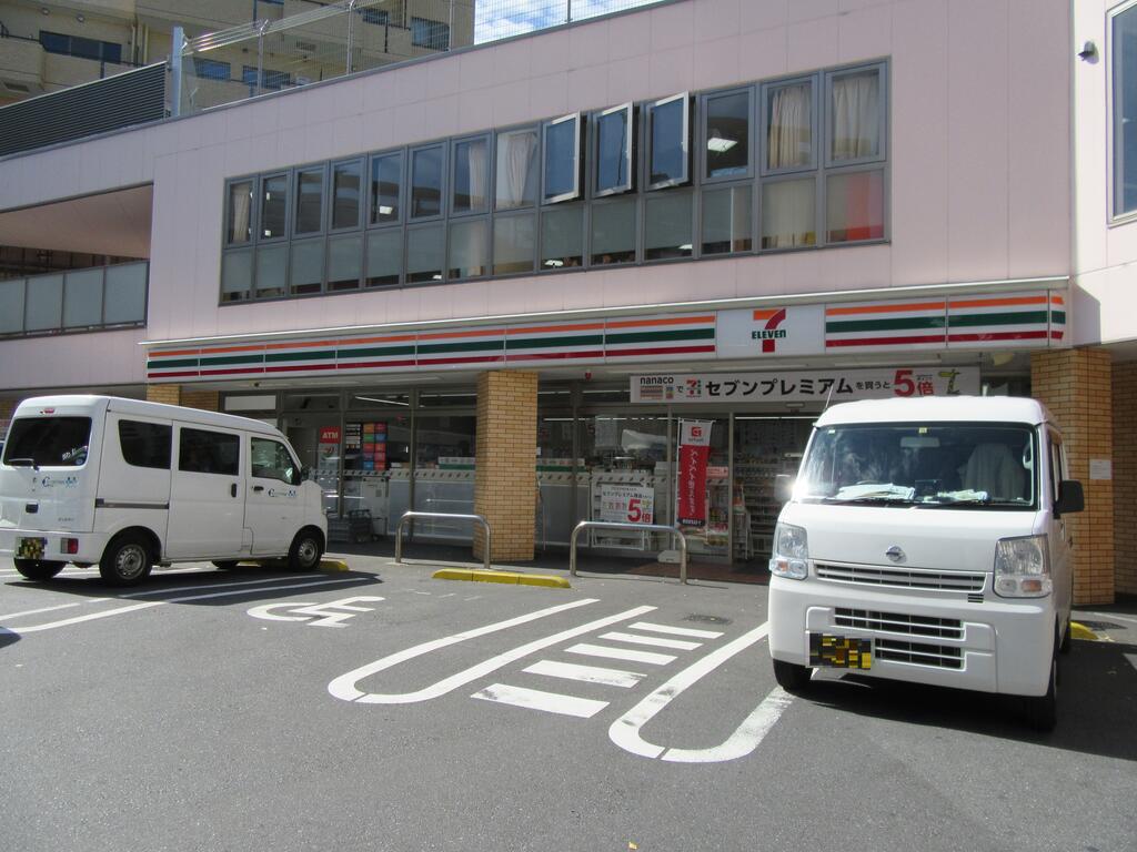 コンビニ　セブンイレブン世田谷サザエさん通り店（コンビニ）まで200m