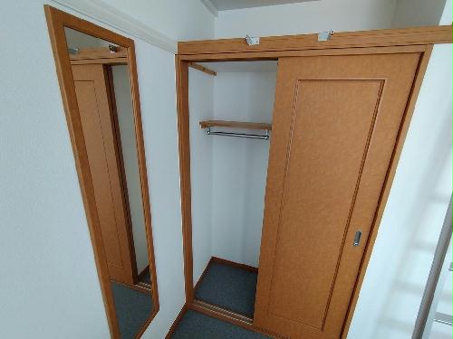 収納　姿見付き