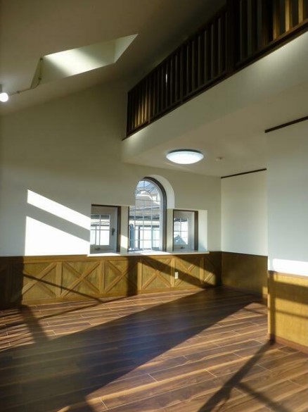 居室・リビング　広い20帖の室内