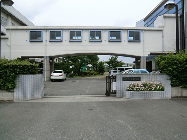 中学校　戸田市立美笹中学校（中学校）まで498m