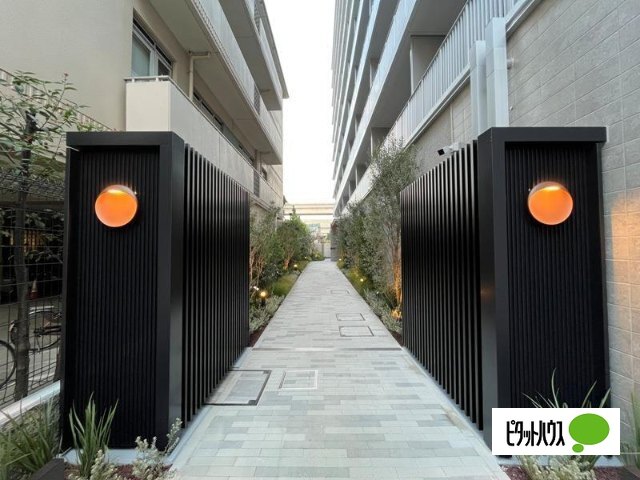 エントランス　お洒落なマンションです♪