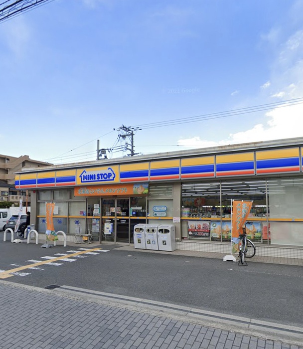 コンビニ　ミニストップ（コンビニ）まで350m