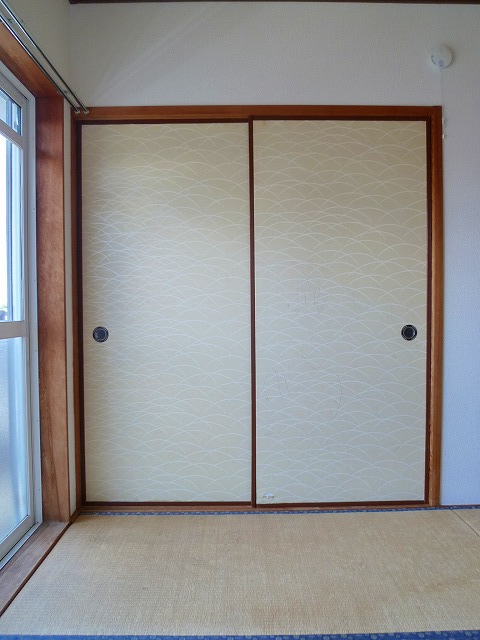 その他部屋・スペース　開放的な寝室です