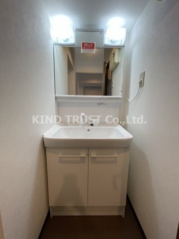 洗面設備　独立洗面化粧台付き