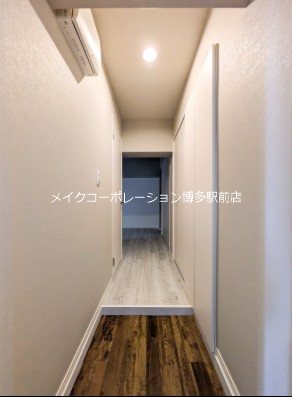 玄関　同物件、別号室の写真です。