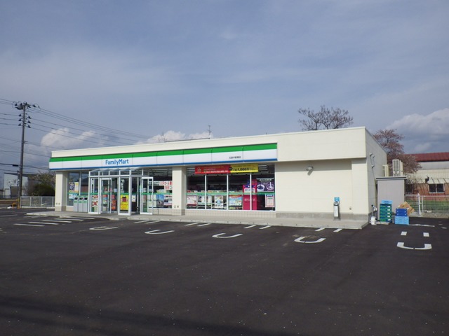 コンビニ　ファミリーマート札幌北23条東8丁目店（コンビニ）まで180m