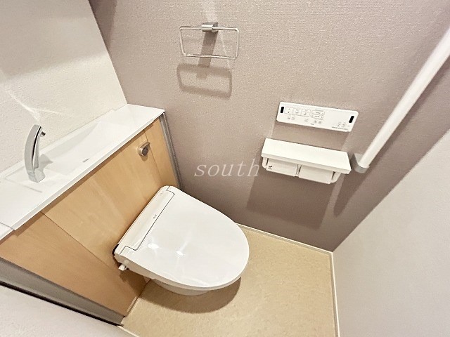 トイレ　ウォシュレット付きのトイレ