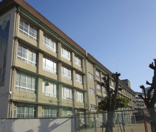 小学校　豊中市立東豊台小学校（小学校）まで1056m