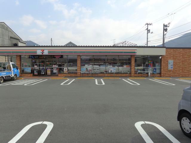 コンビニ　セブンイレブンJA五十崎支所前店（コンビニ）まで288m
