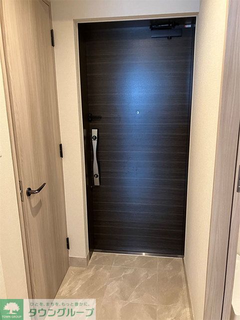 玄関　※写真は同タイプ住戸です。