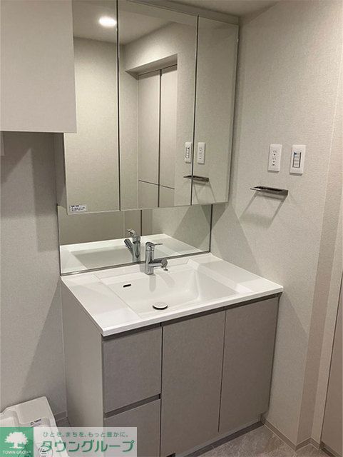 洗面設備　※写真は同タイプ住戸です。