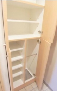 その他　下足入