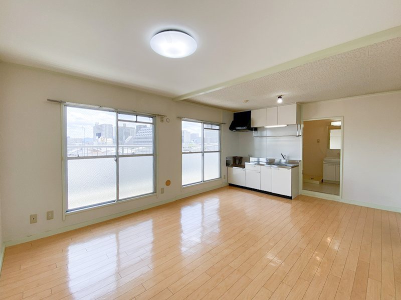 居室・リビング　南西向きの明るいお部屋です