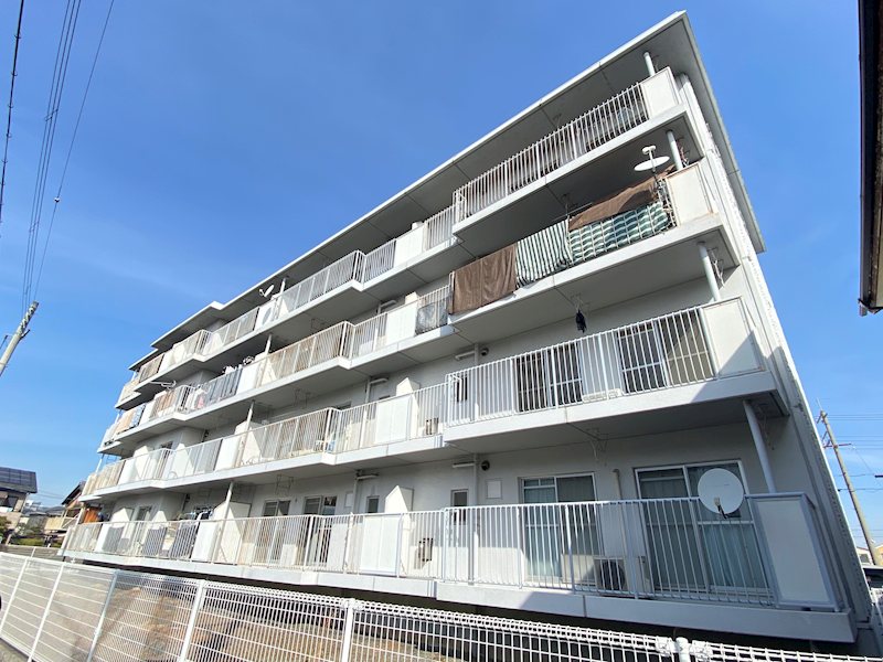 建物外観　JR草津駅徒歩15分のマンションです