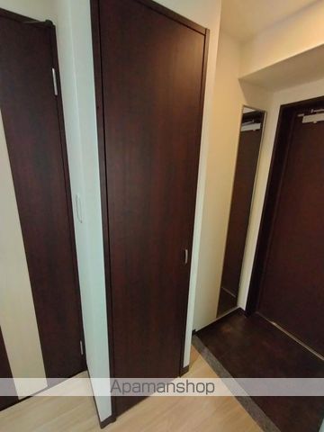 ＪＲ東西線 大阪天満宮駅 徒歩7分 11階建 築14年の玄関写真