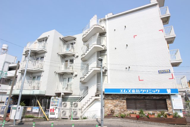 建物外観　能見台駅から徒歩２分のマンションです！
