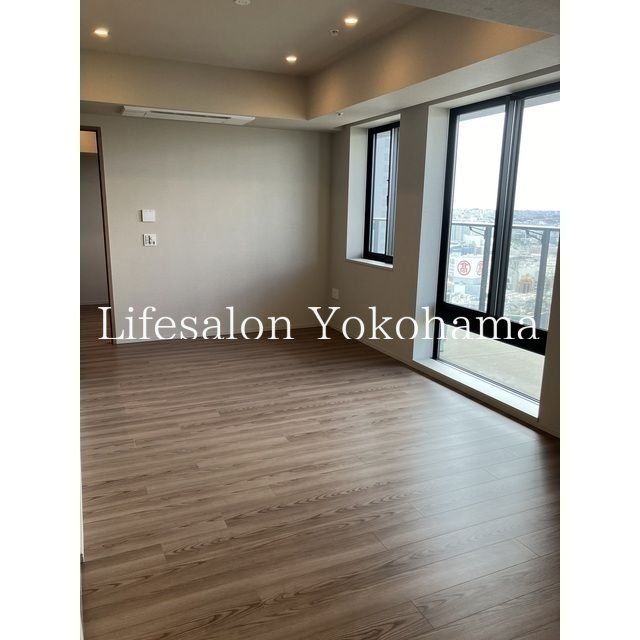 THE YOKOHAMA FRONT TOWERの居間写真