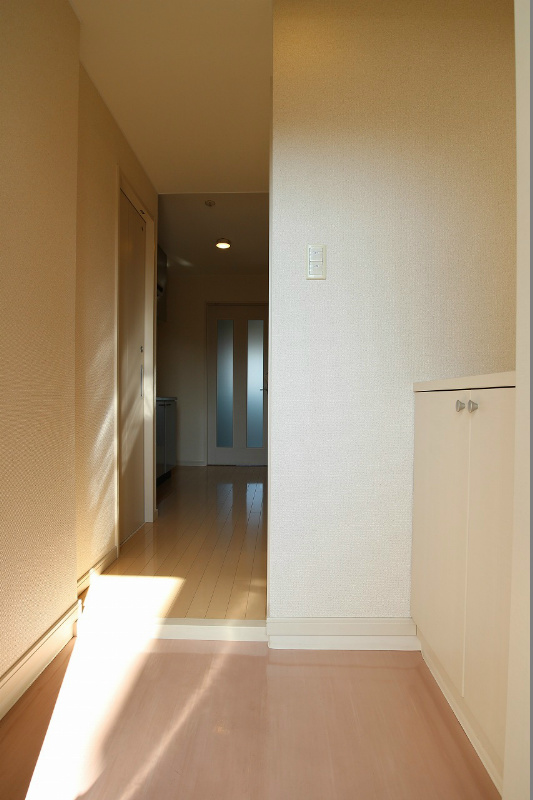 玄関　写真準備中のため、別室参照です。