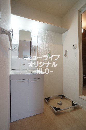 洗面設備　清潔感溢れる洗面化粧台☆