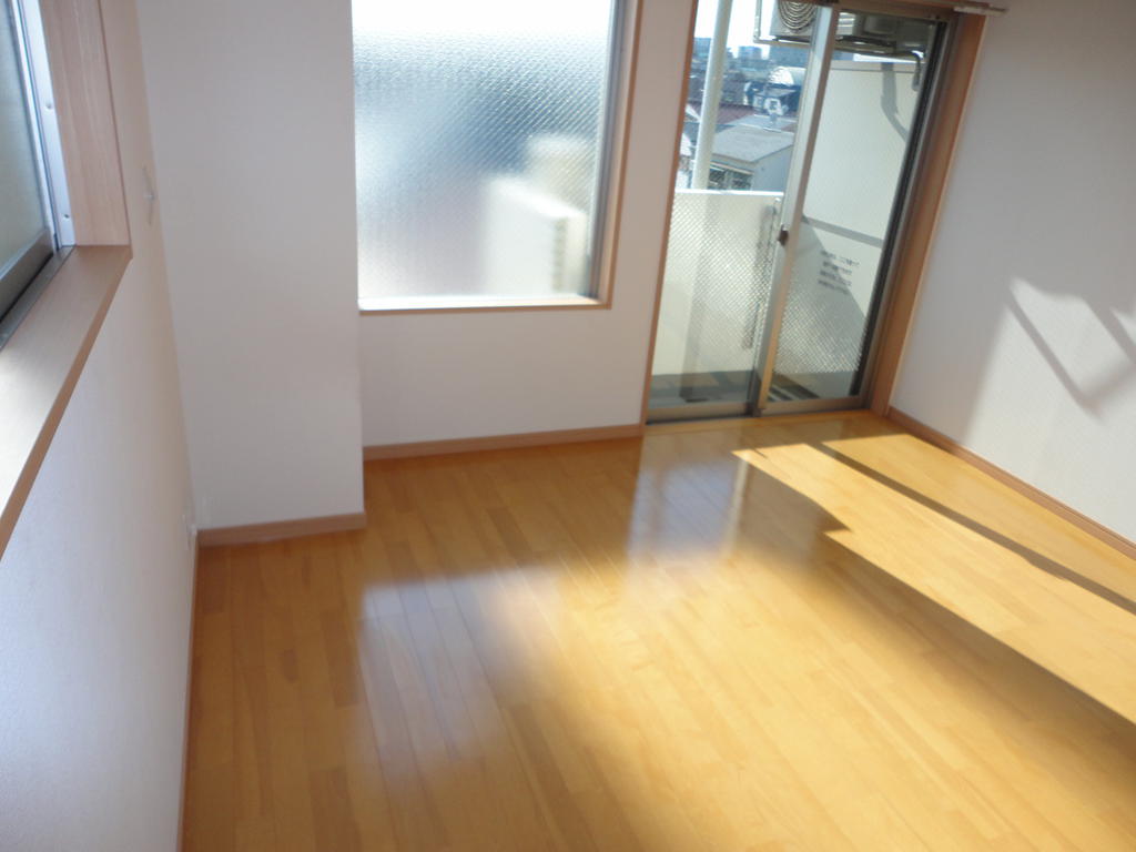 東急目黒線 西小山駅 徒歩2分 5階建 築17年の居間写真