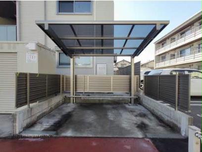 駐車場　駐車場