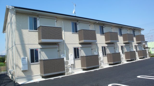 建物外観　南向きで日当たり良好　インターネット無料