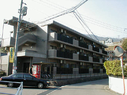 広島市安佐南区長楽寺のマンションの建物外観