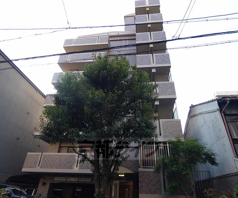 京都市下京区佐竹町のマンションの建物外観