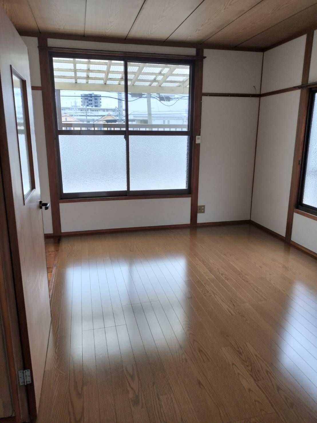 小笠原一戸建 西の内装写真