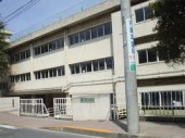 【鎌ケ谷市富岡のマンションの小学校】