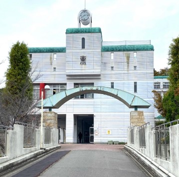 【プレミスト東山元町の中学校】