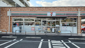 【出雲市中野町のアパートのコンビニ】