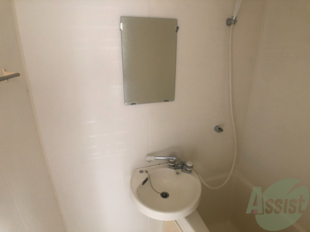 洗面設備　洗面はかわいいボウル型。案外使いやすいんですよね。