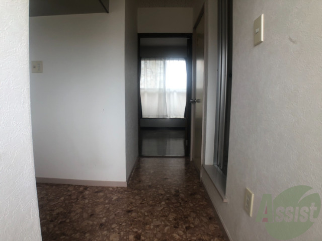 玄関　玄関からはこんな感じ。廊下の感じが伝わればいいなー。