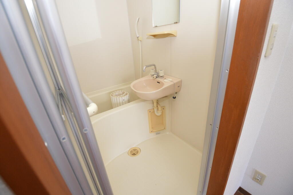 バス・シャワールーム　（参考）他室の写真を使用しています。現況優先となります。