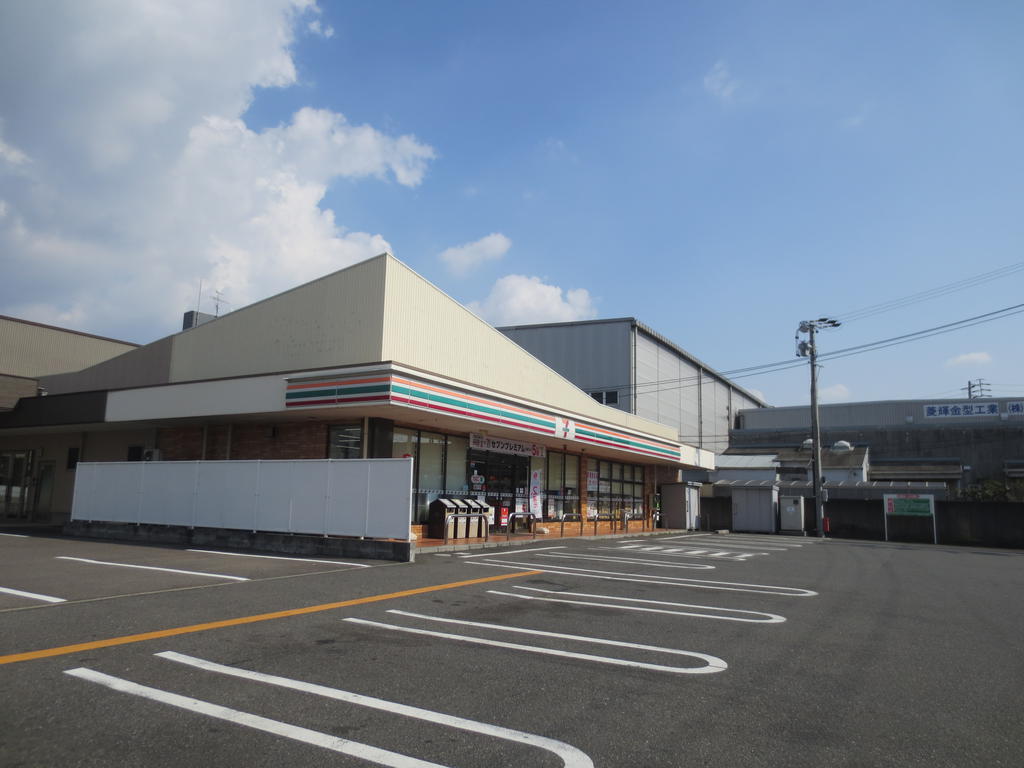 コンビニ　セブンイレブン一宮多加木2丁目店（コンビニ）まで376m