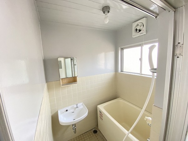 バス・シャワールーム　※現況を優先します。