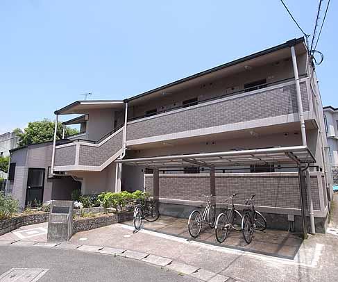 京都市左京区一乗寺釈迦堂町のマンションの建物外観