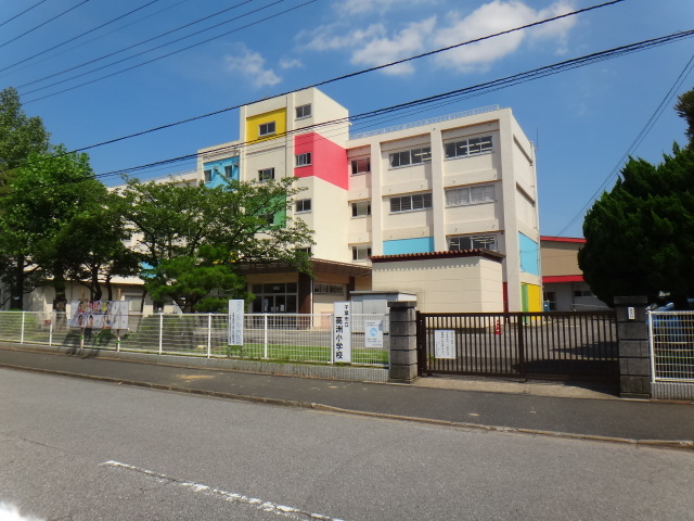 【高洲第一団地の小学校】