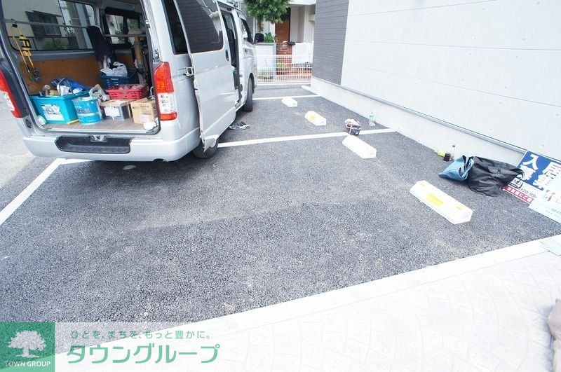 【船橋市咲が丘のアパートの駐車場】