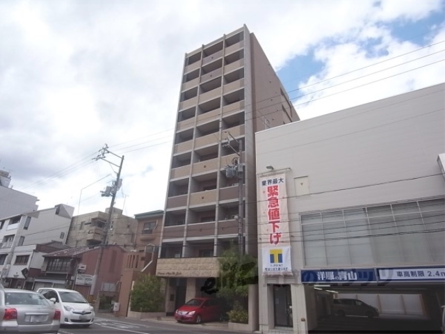 京都市上京区藁屋町のマンションの建物外観