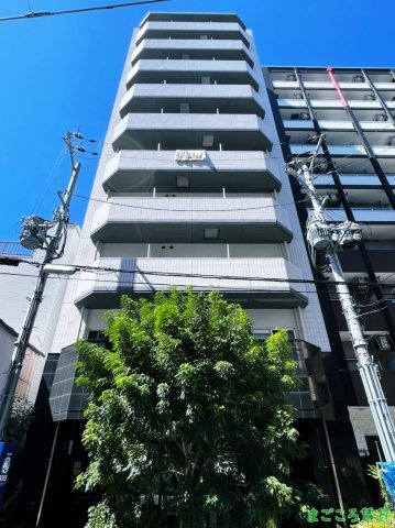 【大阪市西区千代崎のマンションの建物外観】