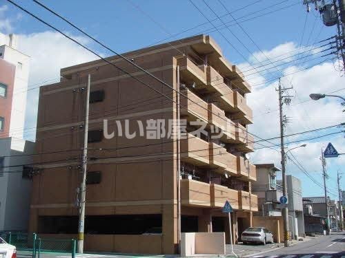 四日市市元新町のマンションの建物外観