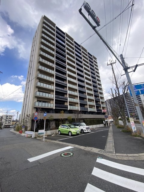 【大津市皇子が丘のマンションの建物外観】