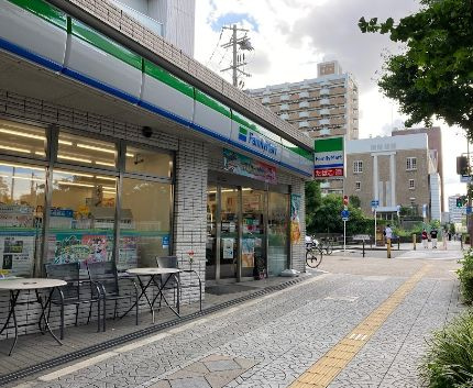 コンビニ　ファミリーマート 森ノ宮中央店（コンビニ）まで240m