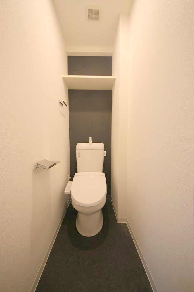 トイレ　アドバンス大阪城ベレッツァ